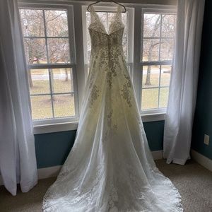 Maggie Sottero Wedding Dress